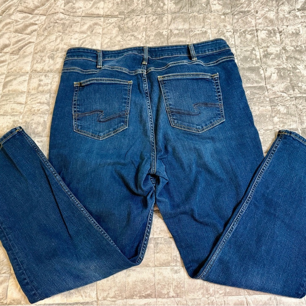 Silver Jeans Co Avery Straight Jeans Sz 18x31 Medium Wash Mid Rise - Picture 8 of 8